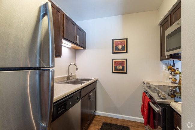 1BR, 1BA - 700 SF Model
