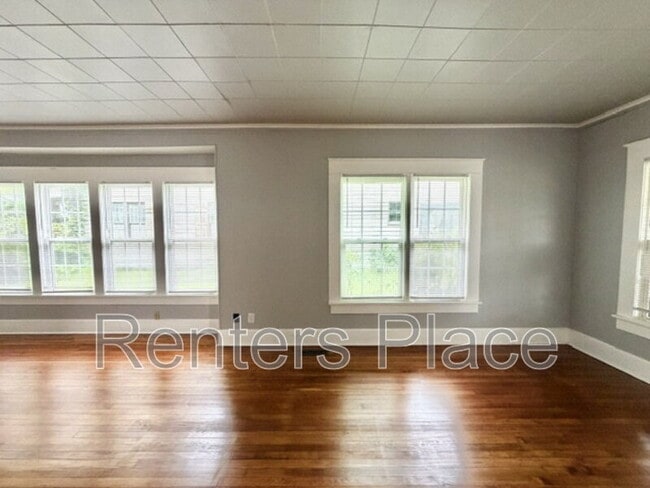 Photo - 204 S Birch St
