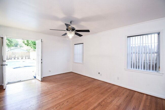 Building Photo - 5666 Overbrook Ln