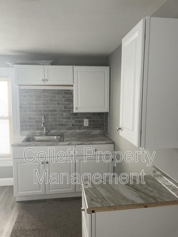 Photo - 1924 E 123rd St