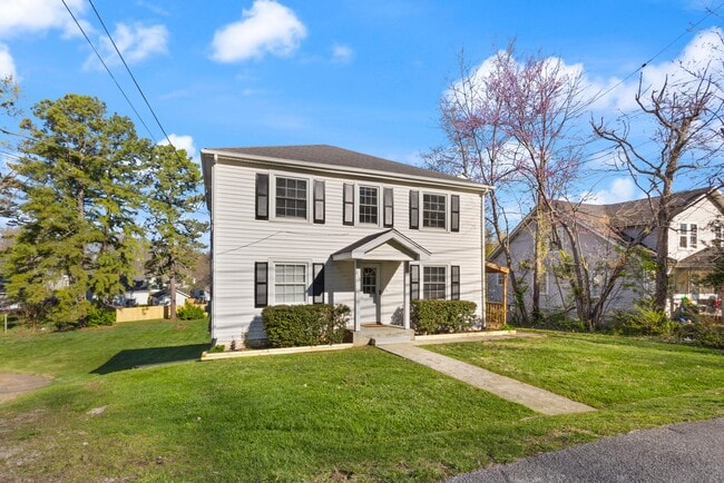 Building Photo - 815 N Race St Unit A Rental