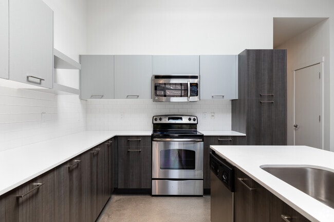 1BR, 1BA - 970SF
