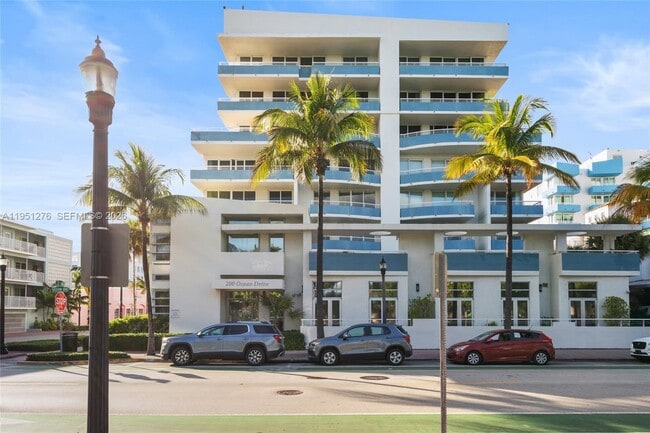 Building Photo - 200 Ocean Dr Unit 8F