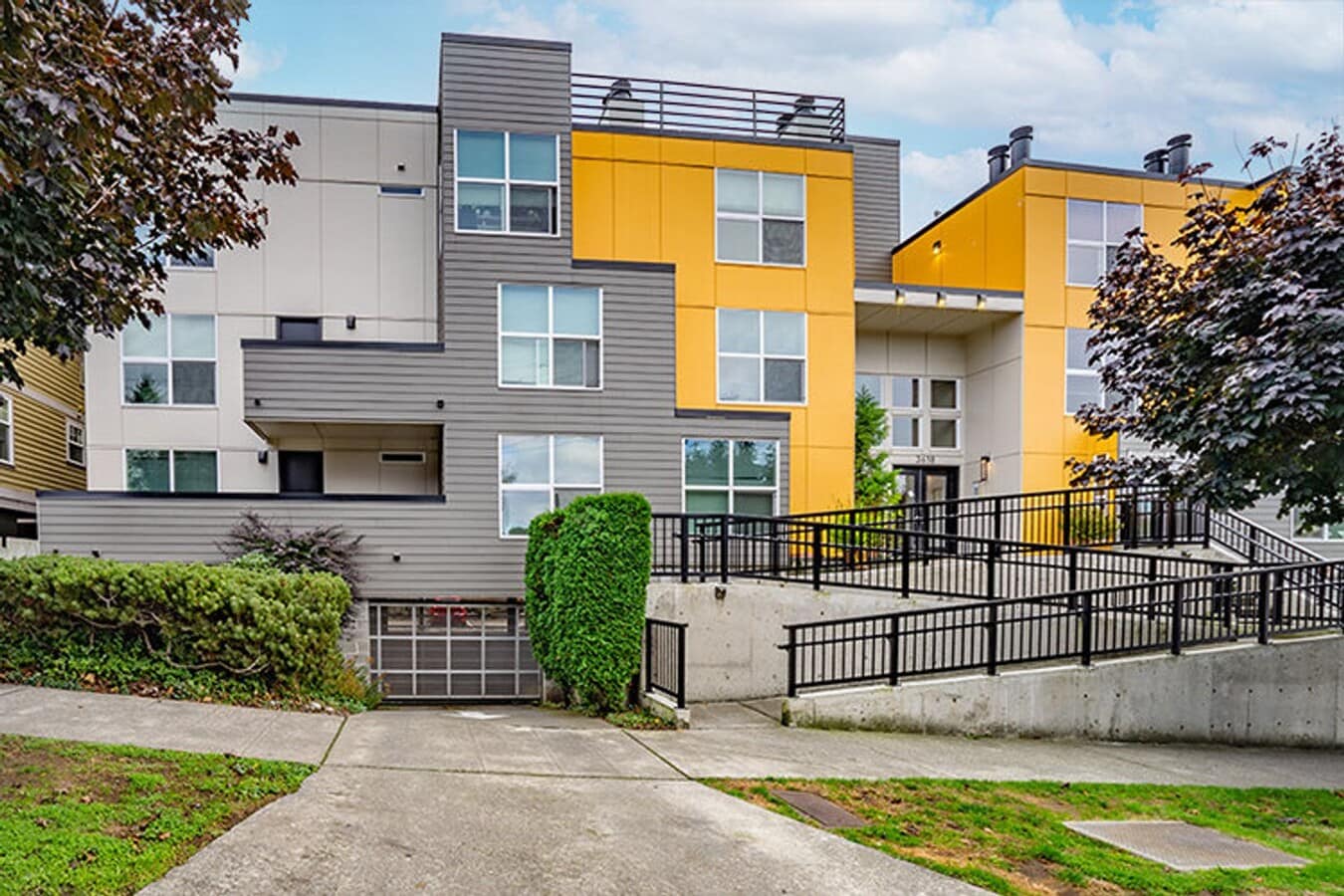 Photo - Francis Ave Apartments