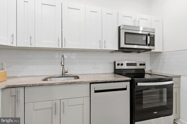 Photo - 2150 N Franklin St