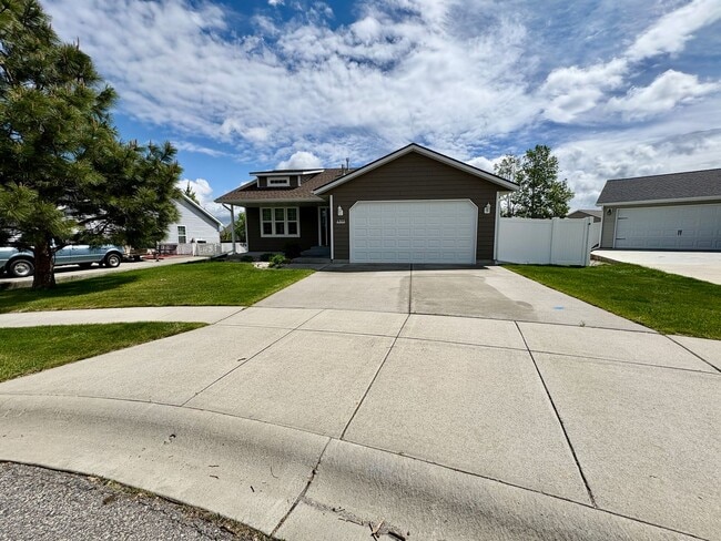 Beautiful 3 bedroom 2 bathroom home locate... - Beautiful 3 bedroom 2 bathroom home locate...