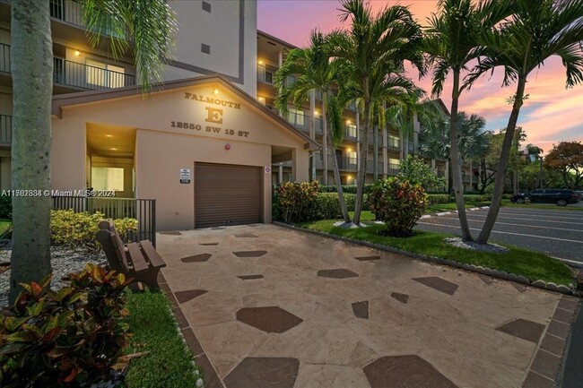 Photo - 12550 SW 15th St Condominio Unidad 312E