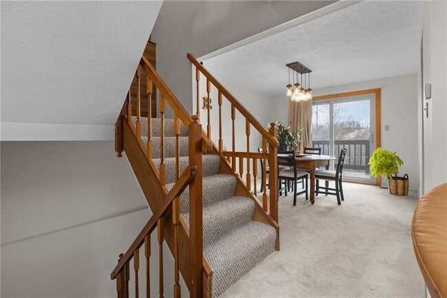 Photo - 264 Scott Ln