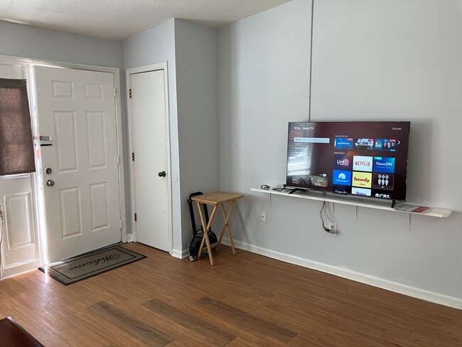 Photo - 18 Century St