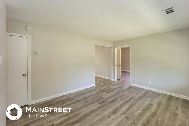 Photo - 8143 Huntington Dr