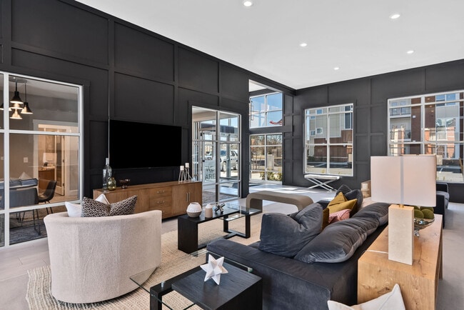 Photo - Elevate 17 I