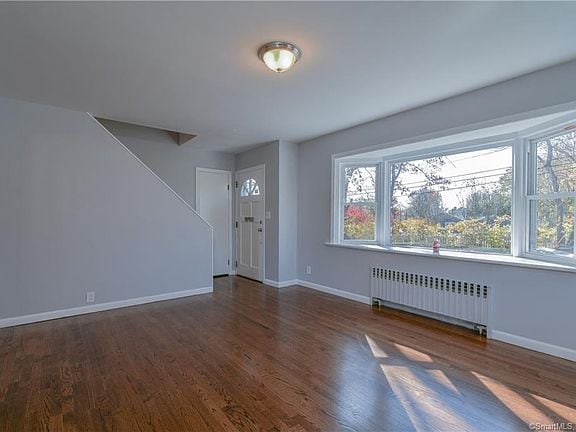 Photo - 19 Leonard Pl