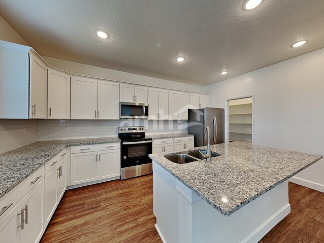 Photo - 1328 White St