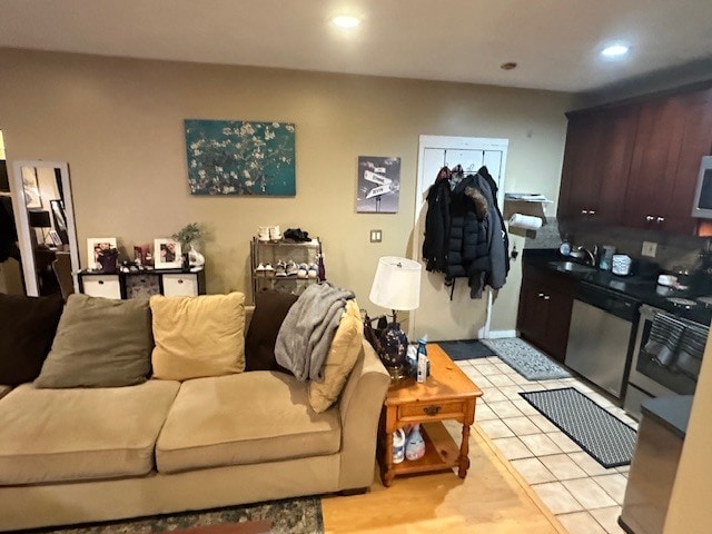 Building Photo - 701 Massachusetts Ave Unit 2