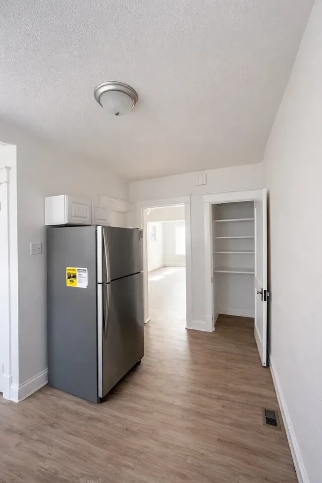5335 Bancroft Ave Unit 5335 2E Bancroft Ave