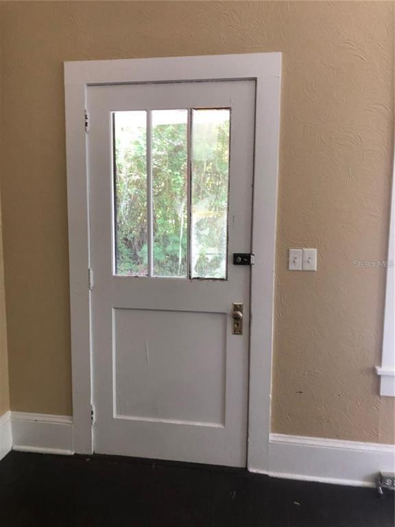 Photo - 25422 Pine St