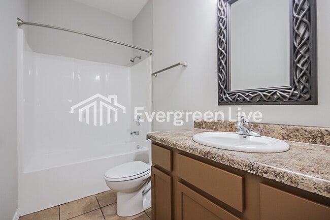 Photo - 50 Sunderland Dr