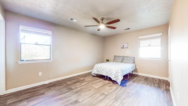 Photo - 383 Wesley Park Dr