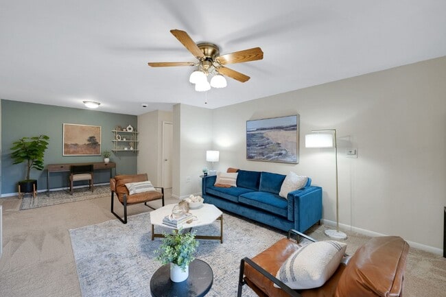 Photo - Woodbridge Station