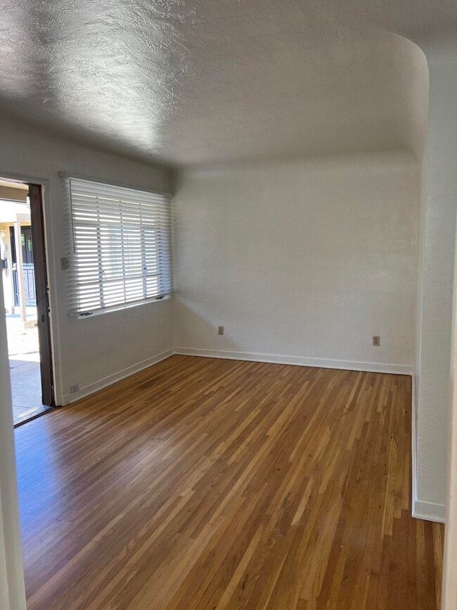 Photo - 4121 Mesa Verde Ave NE