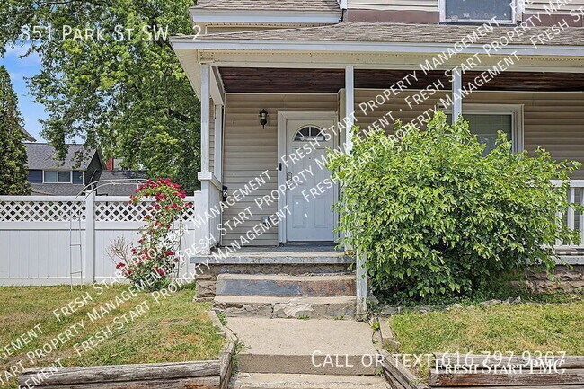 Photo - 851 Park St SW Unit 2