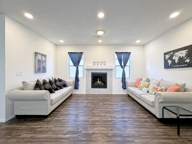 Photo - Almost new home in Mountain Hawk area of Northern Rio Rancho.
