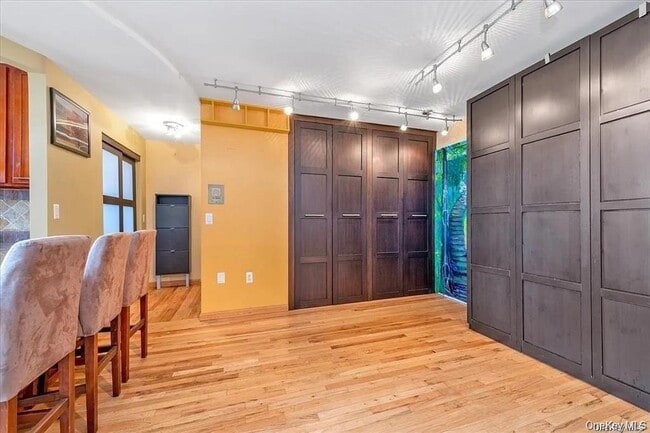 Photo - 83-40 Austin St Unidad 7N