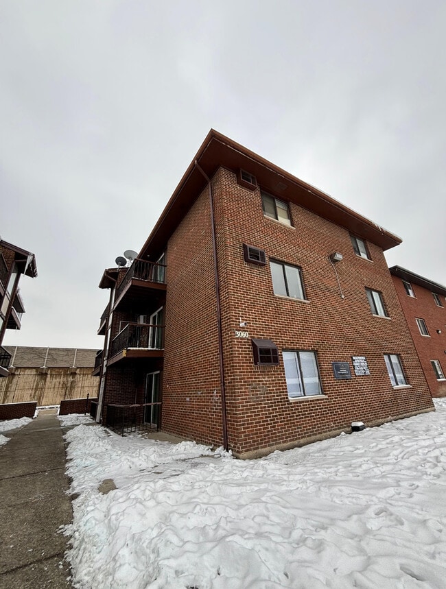 Building Photo - 3060 Bernice Ave