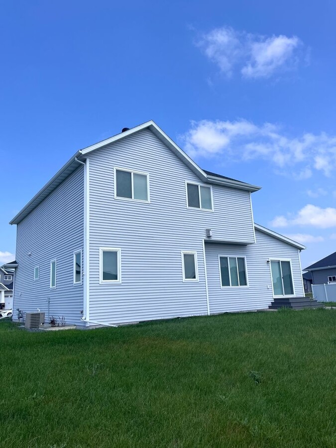 Photo - Fantastic 6 Bedroom Two Story Home