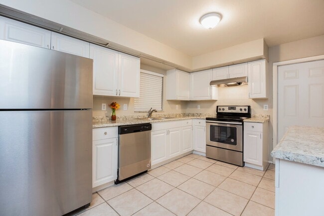 Photo - 427 SE 18th St