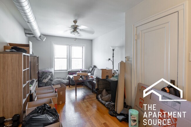 Photo - 3323 N Lakewood Ave Unit 2