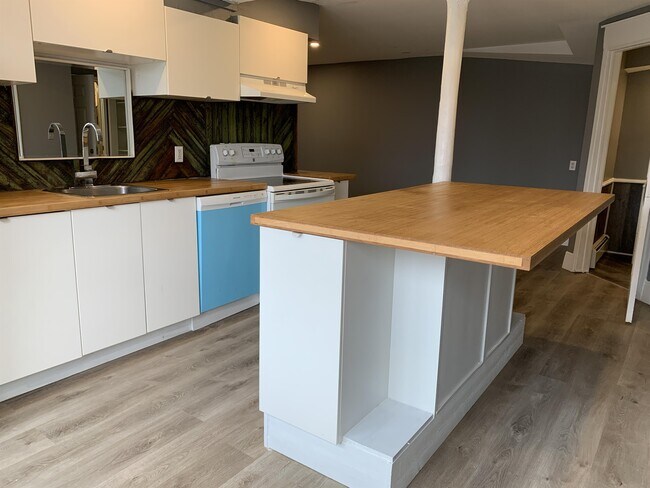 Photo - 233 Flying Cloud Dr