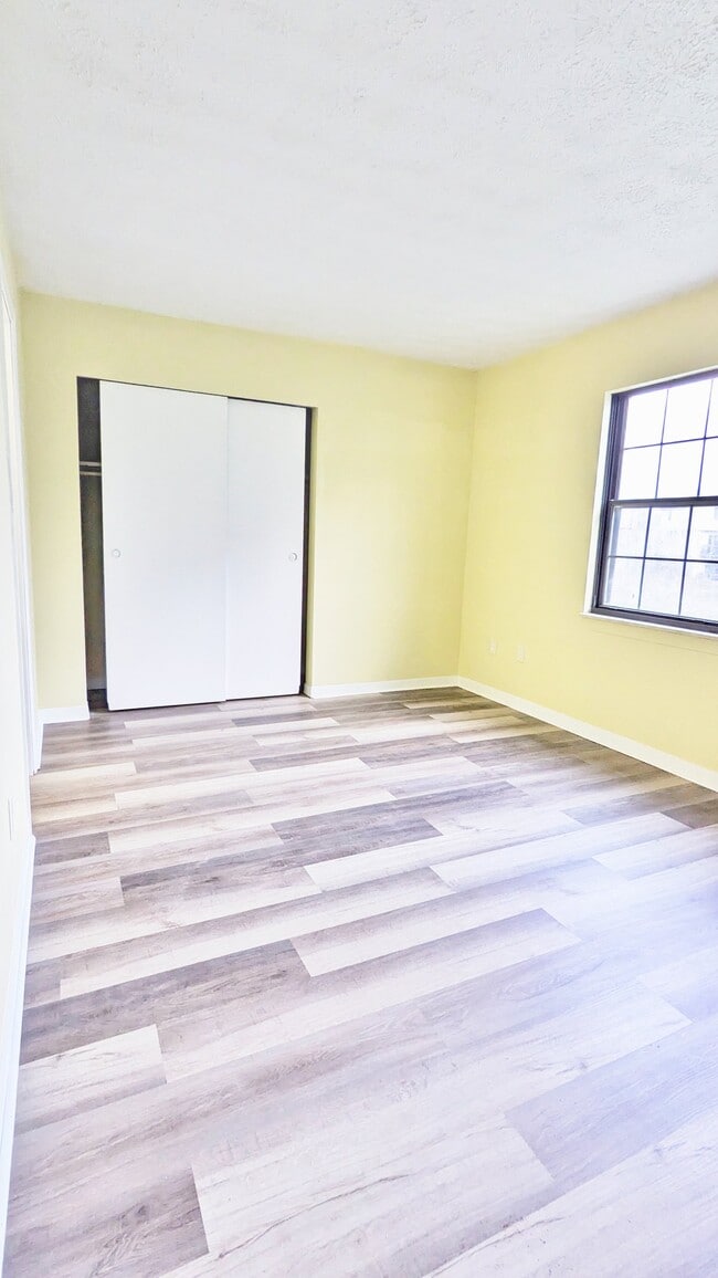 Photo - 534 E Graham Pl