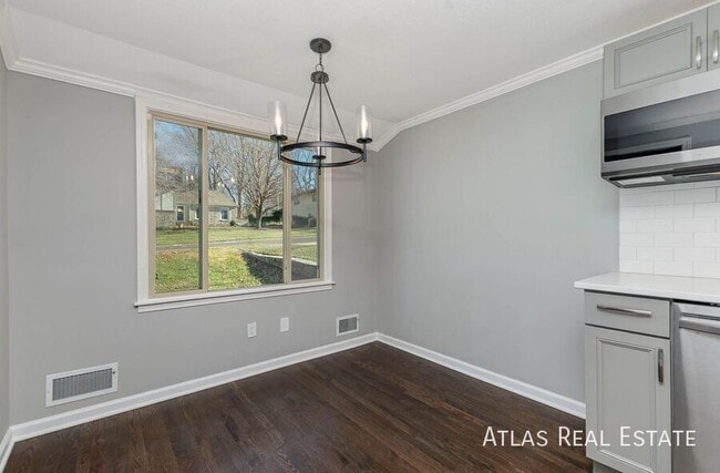 Photo - 8600 Lamar Ave