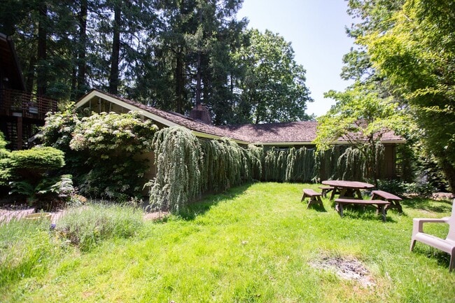 Mid Century 3 Bedroom Home Available Now i... - Mid Century 3 Bedroom Home Available Now i...