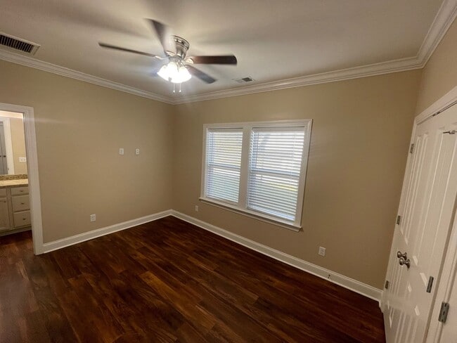 Photo - Beautiful 3bed, 2bath Home in Park Circle