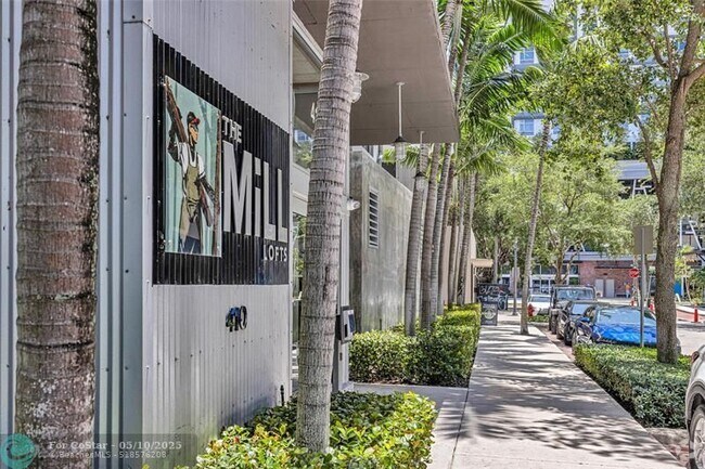 Building Photo - 410 NW 1st Ave Unit 203 Rental