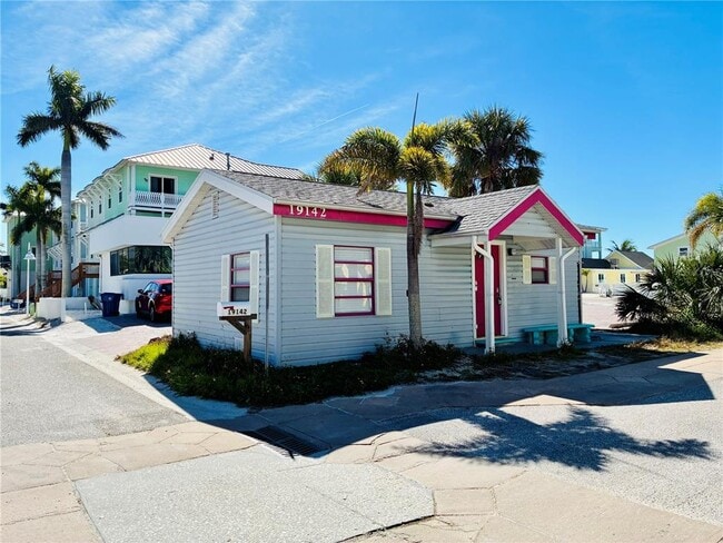 Building Photo - 19142 Whispering Pines Dr