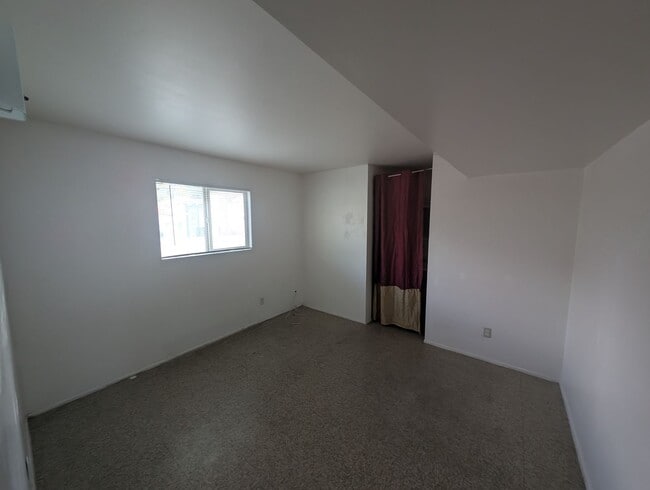 Photo - 4 Plex - 2 Bedroom Unit and 1 Bath for Rent.