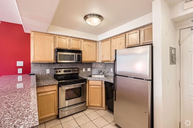 Building Photo - Cool 1 bedroom Condo in Uptown Medical Dis... Unit 402