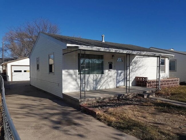 Photo - 428 Clark St