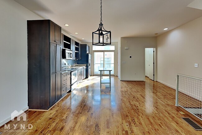 Photo - 1379 Stirling Cir NW