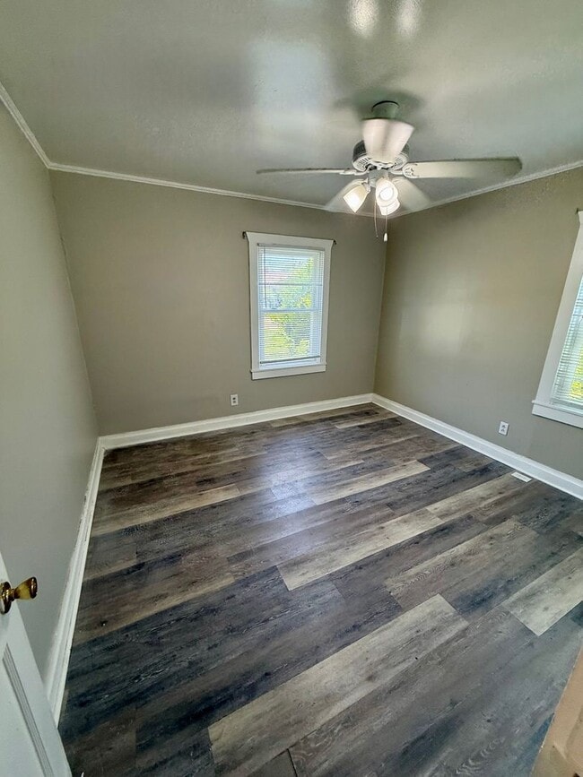 Photo - 304 Glenn St