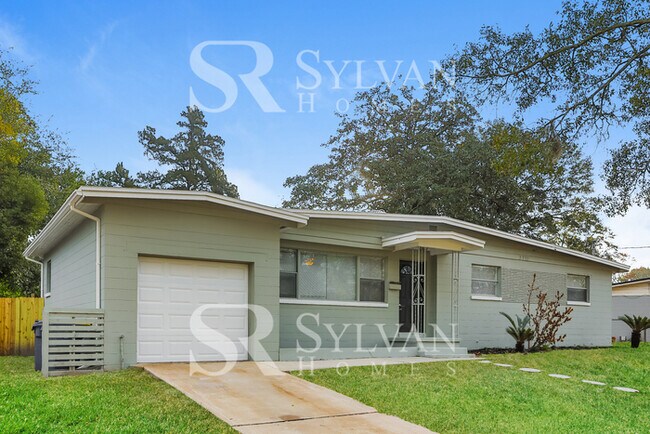 Photo - Carve Out a Great Life Here!