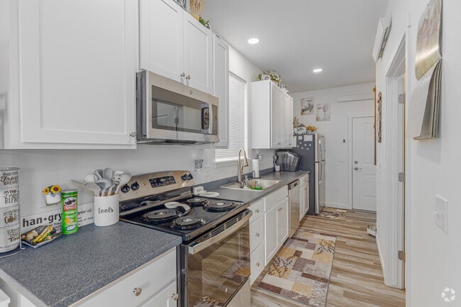 2BR, 1.5BA - Kitchen