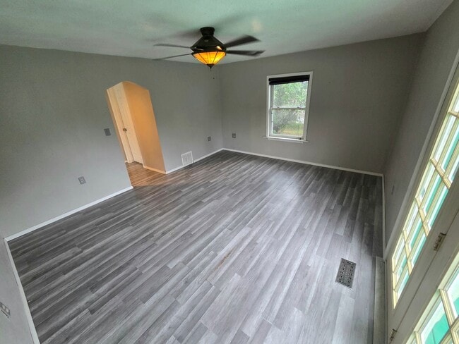 Photo - AVAILABLE NOW! - 3 Bed, 1 Bath Home In Cloquet!