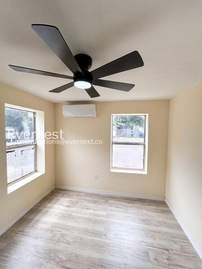 5680 28th St N Unit D1