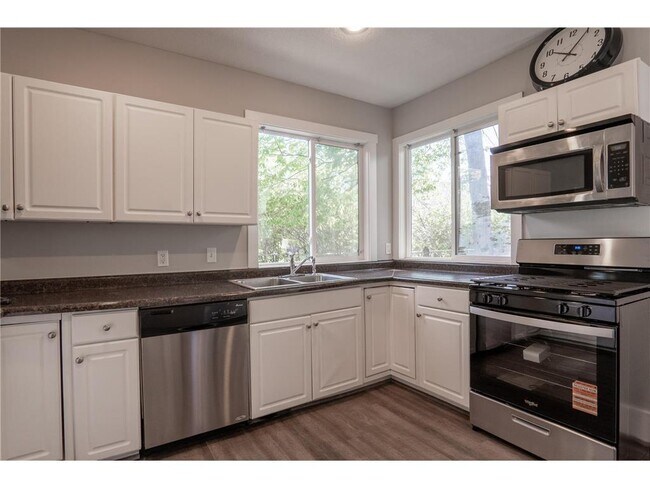 Photo - 1602 Johnson St NE