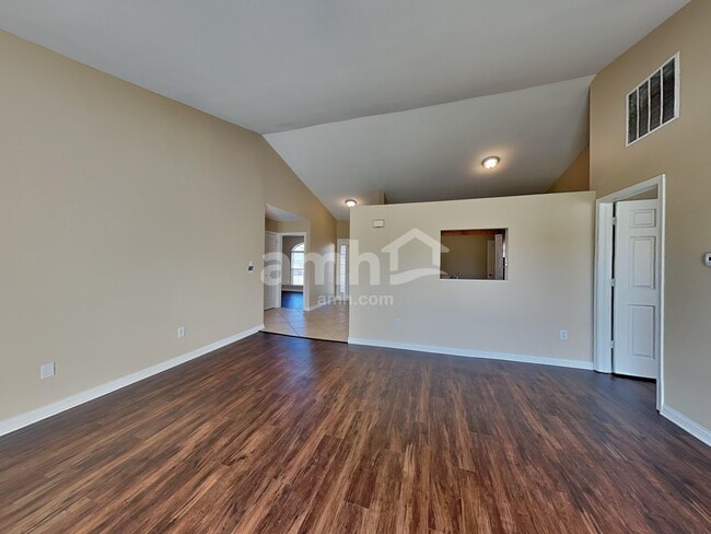 Photo - 937 Heatherwood Dr