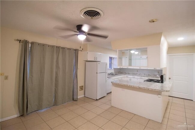 Photo - 15 W Cano St